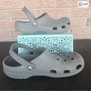 Crocs Shoes Womens 11 mens 9 Unisex Grey Classic Clog Slip On Slide Sandals